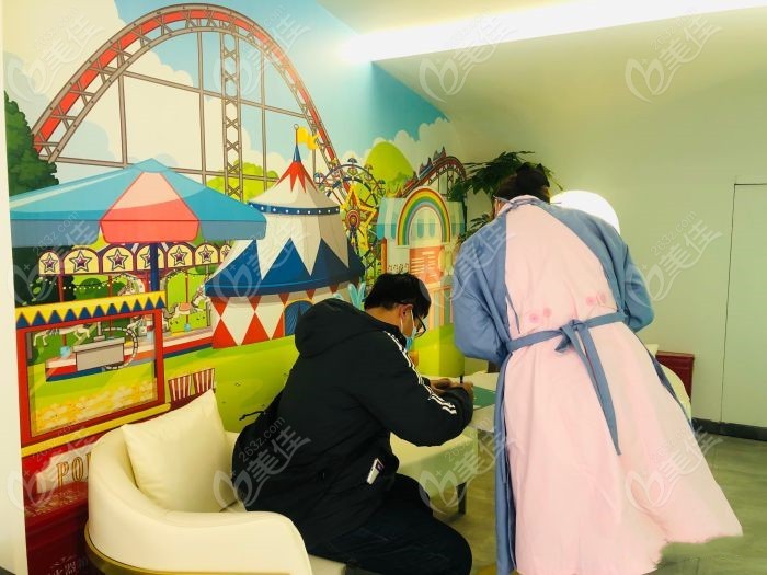 武汉南湖平头牙匠口腔门诊部