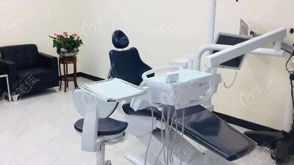 阜阳松华口腔门诊部
